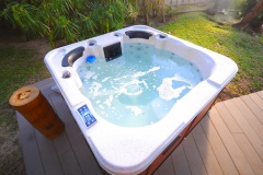 EV-jacuzzi2-web