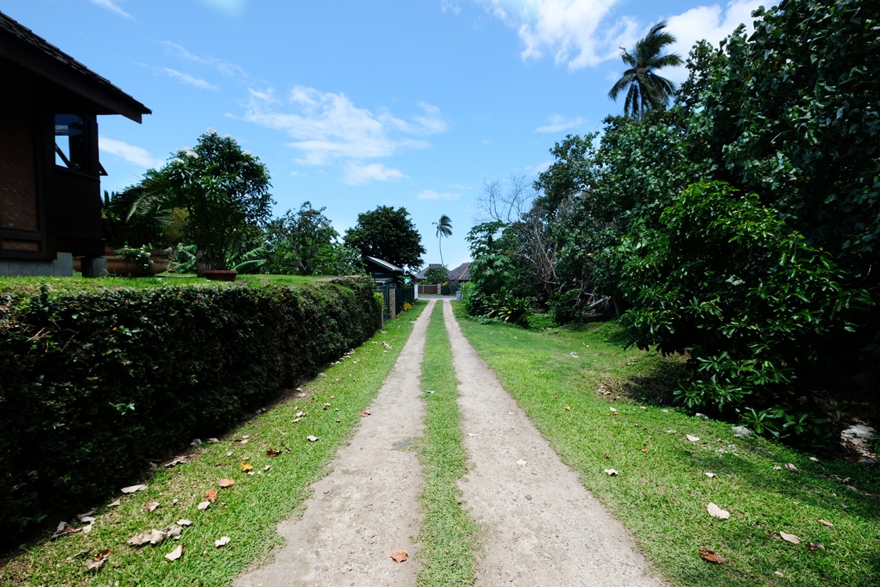 chemin de la route jusqu'a la villa
