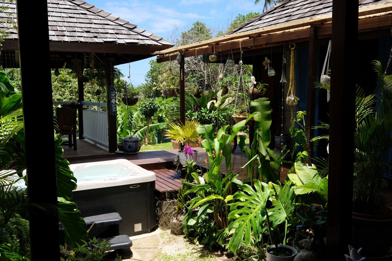 Jardin intérieur, jacuzzi, plantes tropicales